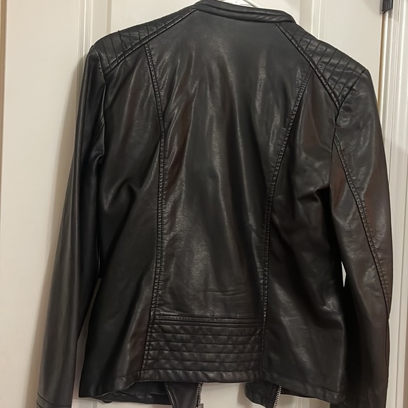 Faux Leather Jacket❤️❤️❤️😍😍💃🏽😩💕😘 - Picture 5 of 6